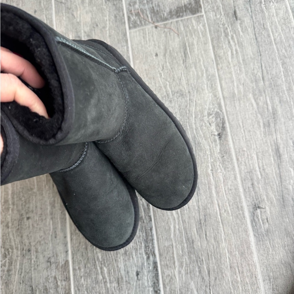 UGG Women’s Classic Short II Shearling Lined Short Boots - Picture 6 of 15